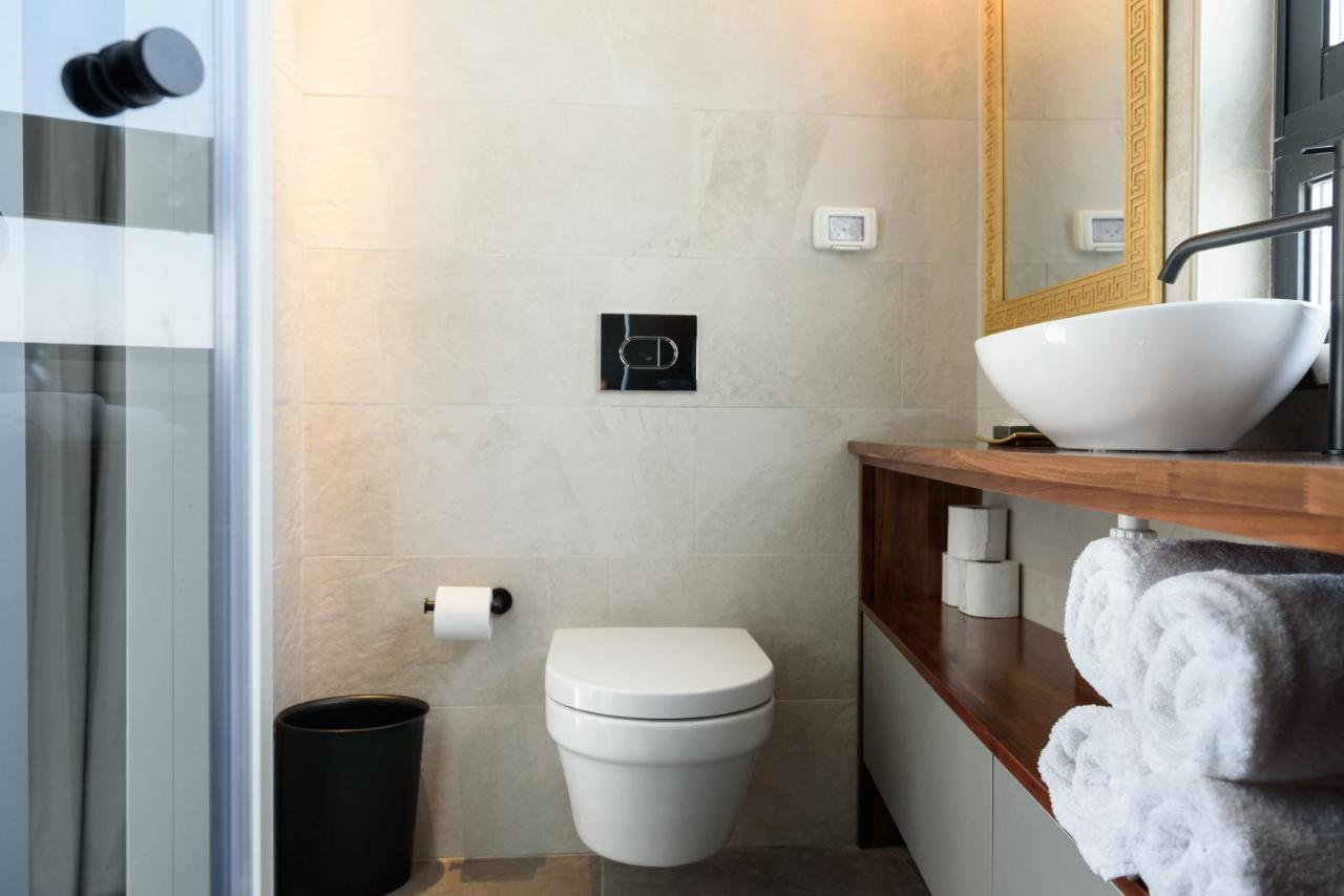 The Roof - By Sea Land Suites Tel Aviv Eksteriør billede