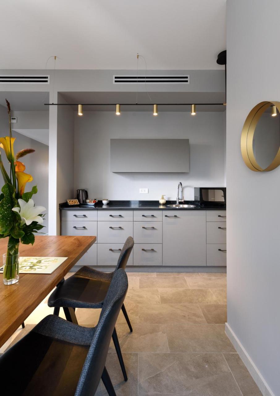 The Roof - By Sea Land Suites Tel Aviv Eksteriør billede