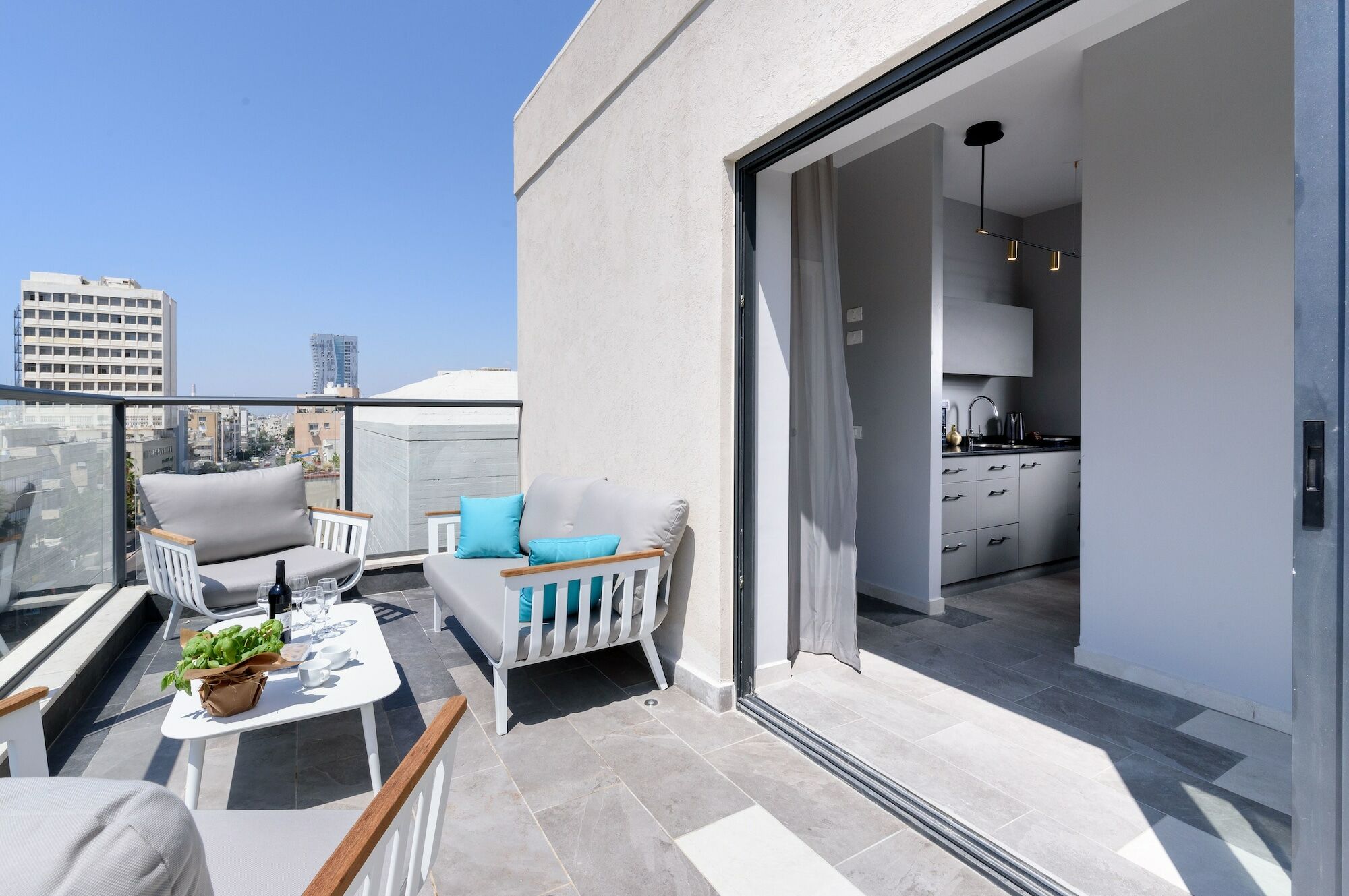 The Roof - By Sea Land Suites Tel Aviv Eksteriør billede